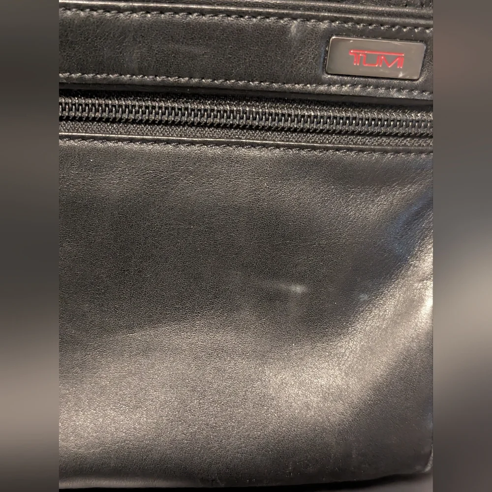 Tumi 96021D4 Alpha Black Leather Expandable Laptop Briefcase Business Bag